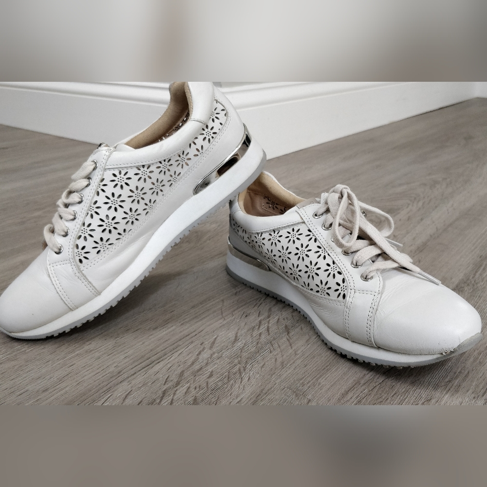 Women's leather shoes - size 7 (37)